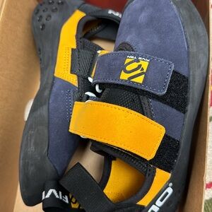 NIB Five Ten Kids Climbing Shoes